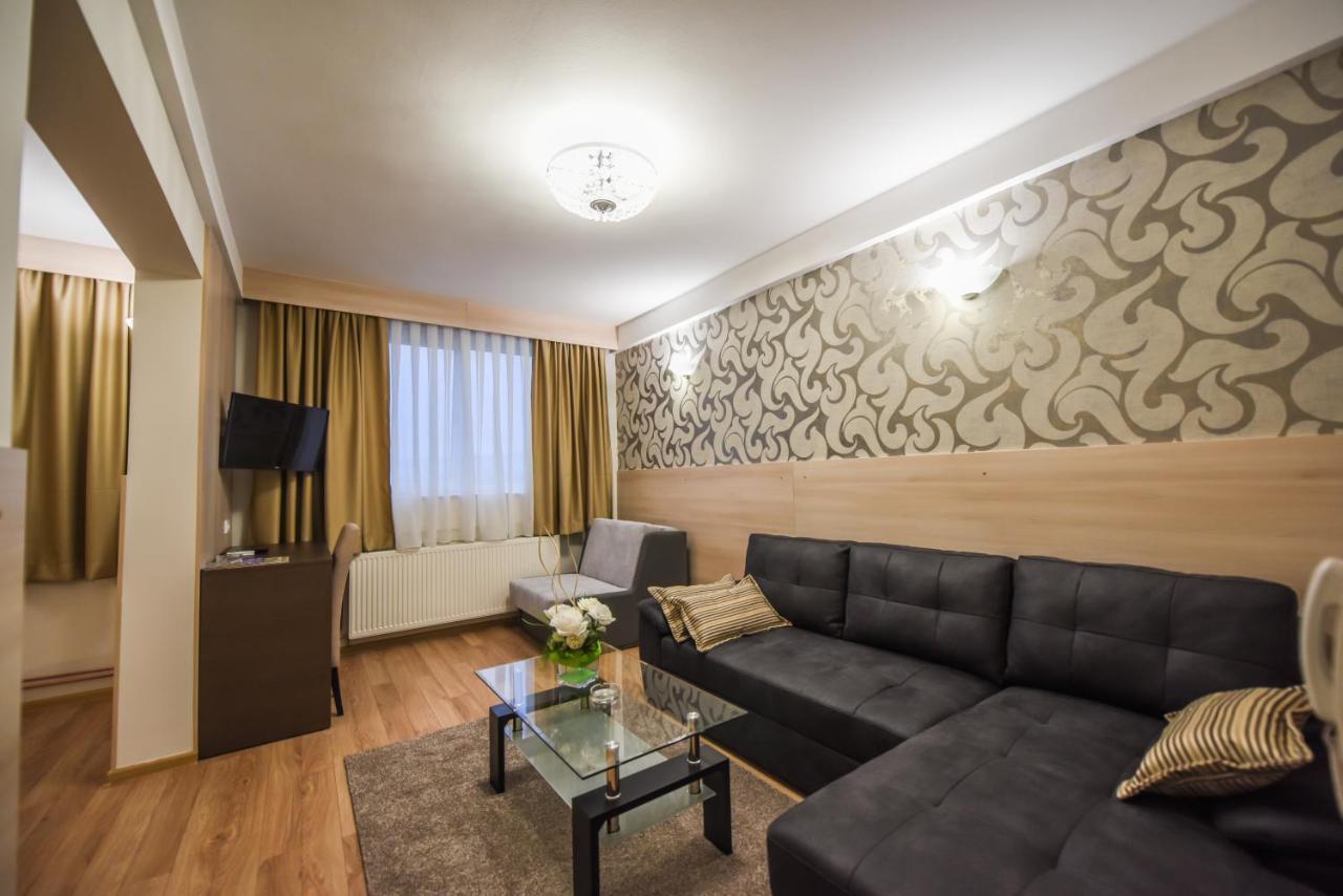 Hotel Pozega Bagian luar foto