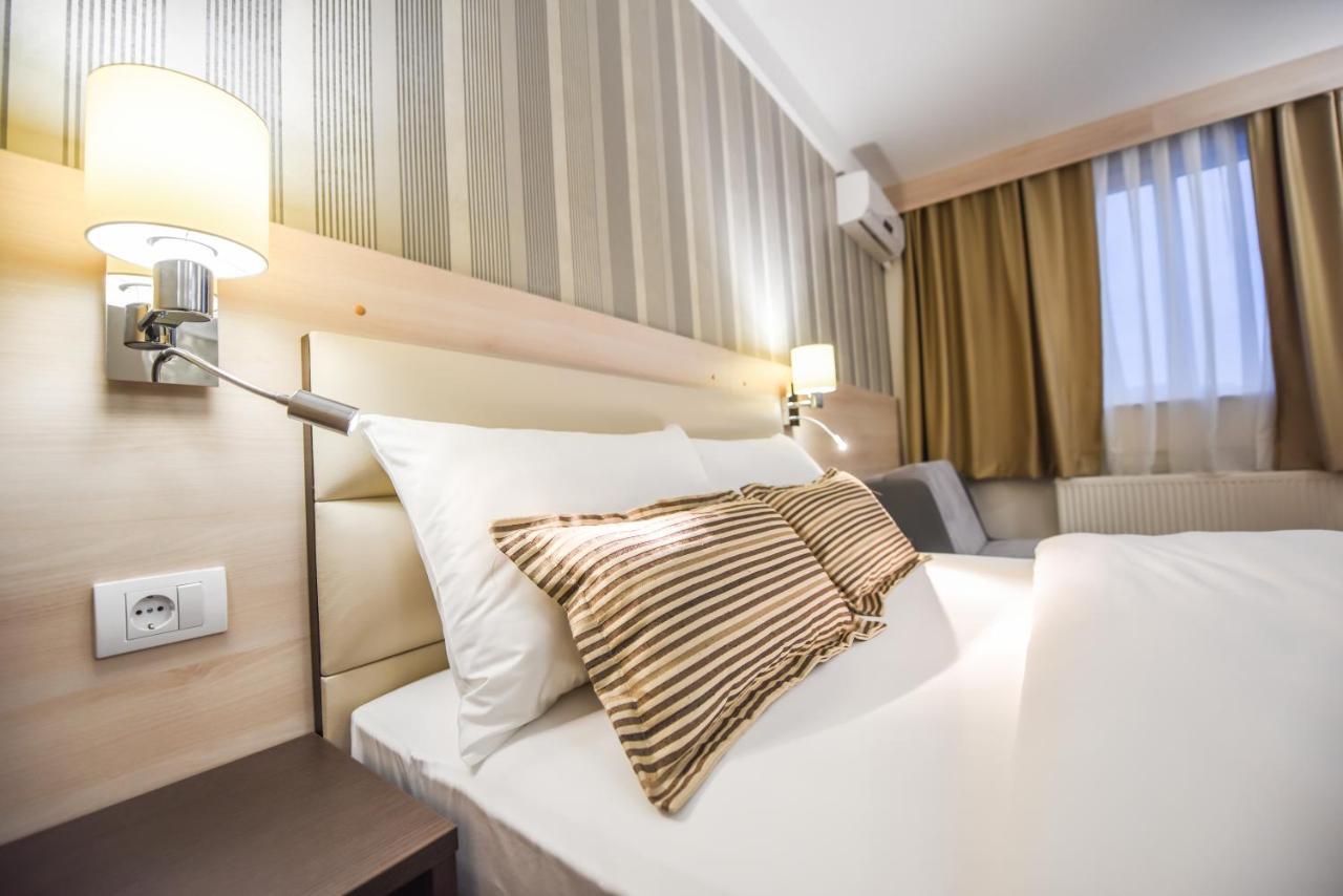 Hotel Pozega Bagian luar foto