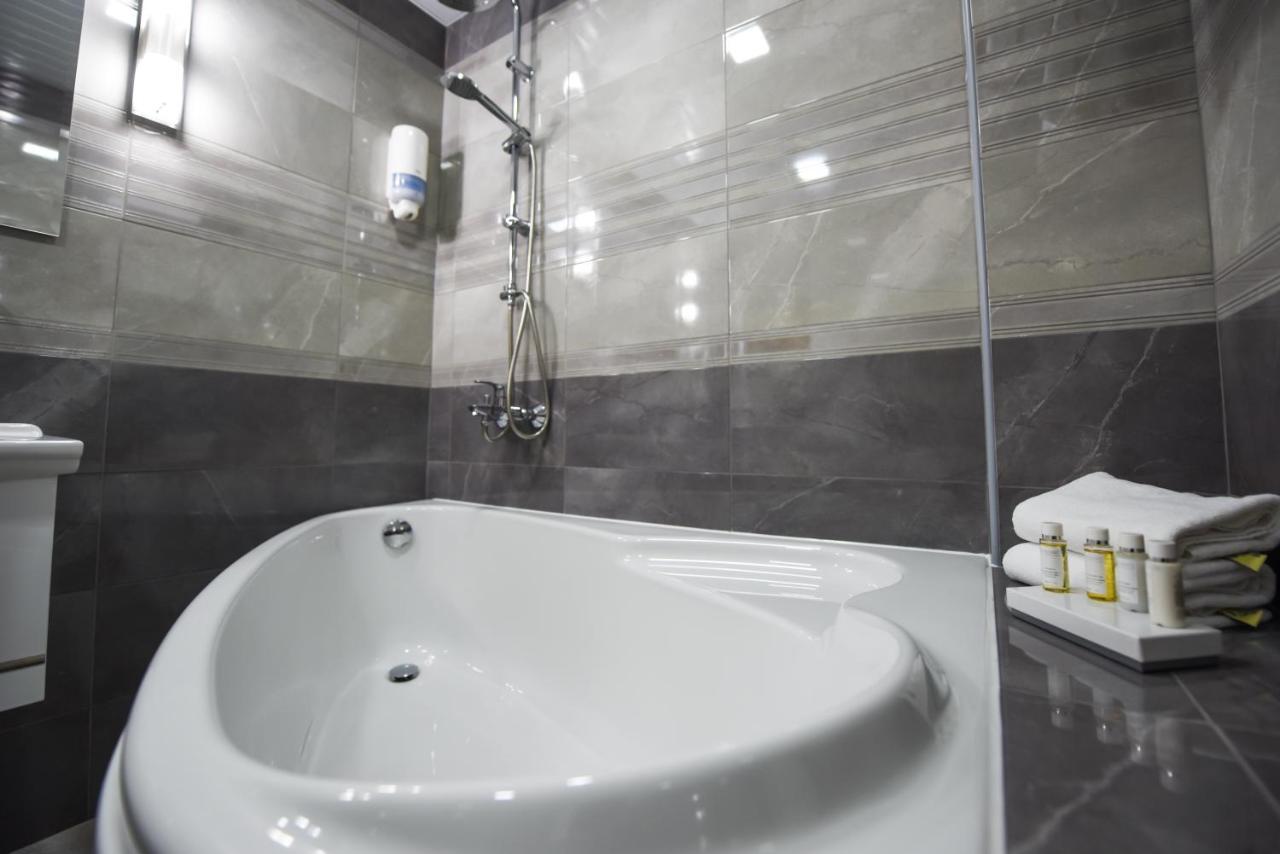 Hotel Pozega Bagian luar foto