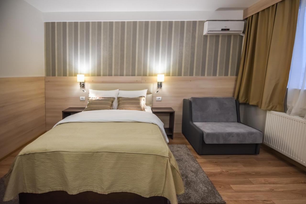Hotel Pozega Bagian luar foto