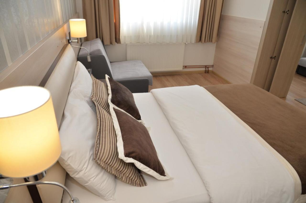 Hotel Pozega Bagian luar foto