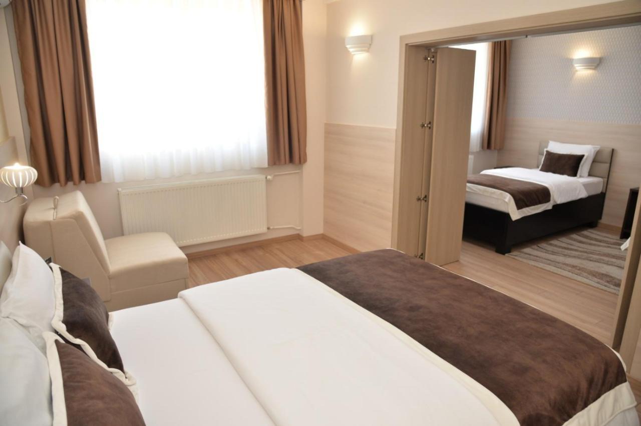 Hotel Pozega Bagian luar foto