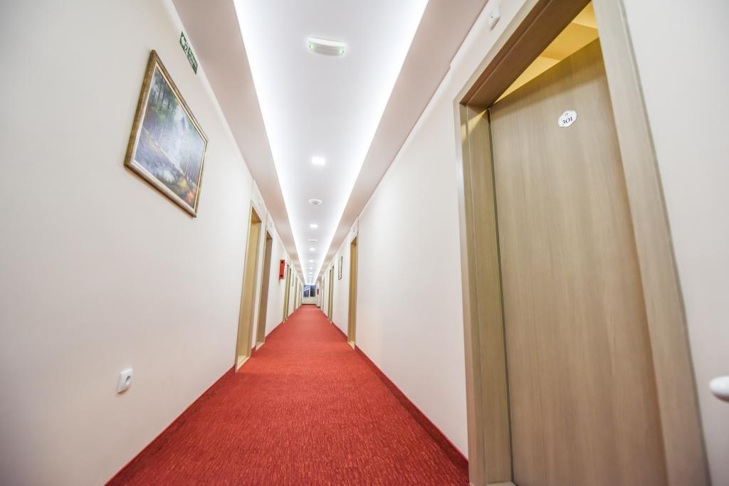 Hotel Pozega Bagian luar foto