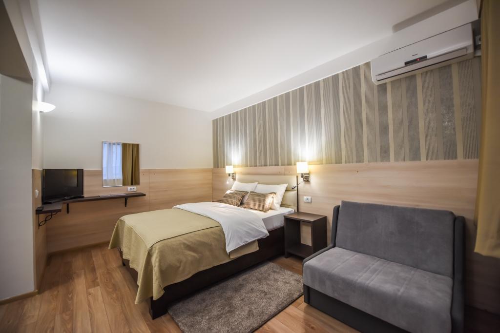Hotel Pozega Bagian luar foto