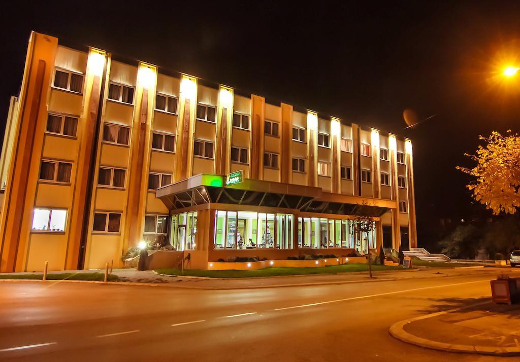 Hotel Pozega Bagian luar foto