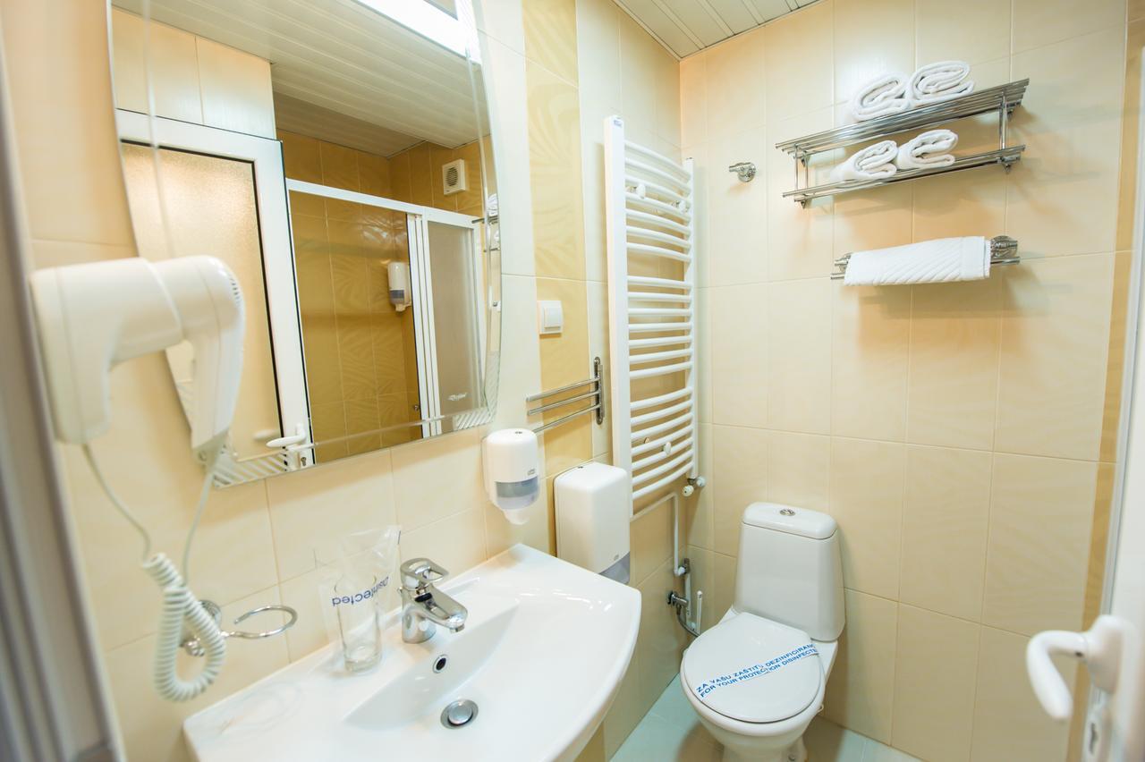 Hotel Pozega Bagian luar foto